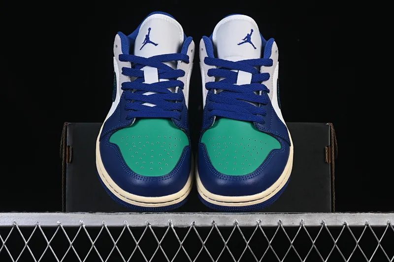 All categories Air Jordan Jordan series basketball shoes Air Jordan 1 Low G version pure original Air Jordan 1 Low AJ1 Joe 1 blue and green color matching low-top cultural casual sneakers 553558-147